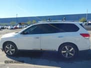 ✅ 2014 Nissan Pathfinder SL • VIN: 5N1AR2MM3EC716766 • Lot: 43764070. Wystawiony na IAAI z przebiegiem 205 031 mil. Bezpłatny archiwum sprzedaży aukcyjnych z USA i szczegółowy raport historii pojazdu na DreamBid. Zdjęcie 14.