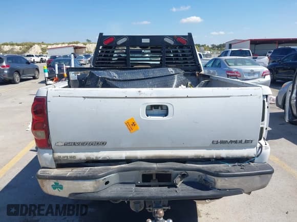 ✅ 2003 Chevrolet Silverado 2500HD LS • VIN: 1GCHC23U73F254293 • Lot: 43412105. Listed on IAAI with Not provided. Free auction sales archive from the USA and detailed vehicle history report at DreamBid. Image 16.