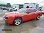 2014 Dodge Challenger SXT 100th Anniversary z VIN 2C3CDYAG1EH278828, wystawiony jako Copart lot #58417075 z przebiegiem 136 953 mil mil oraz Szkoda całkowita • Salvage title. Historia ofert i sprzedaży dostępna na DreamBid. Obrazek 1.