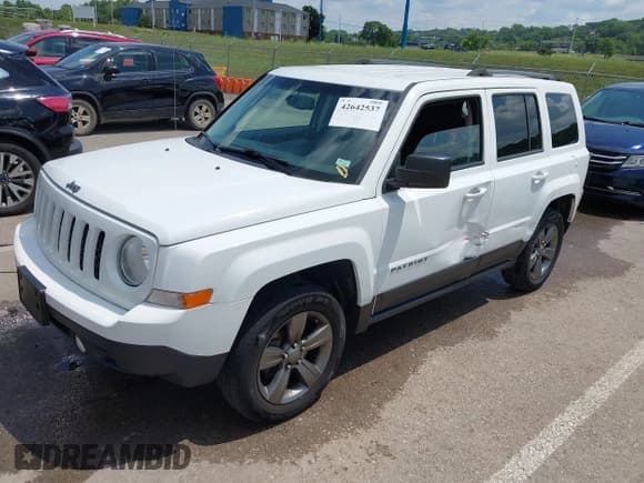✅ 2017 Jeep Patriot Sport • VIN: 1C4NJPBA5HD213418 • Lot: 42642537. Listed on IAAI with 105,863 mi. Free auction sales archive from the USA and detailed vehicle history report at DreamBid. Image 2.