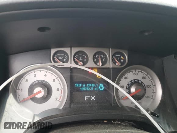 ✅ 2010 Ford F-150 XL • VIN: 1FTFW1EV5AFC24723 • Lot: 85431645. Listed on Copart with 185,752 mi. Free auction sales archive from the USA and detailed vehicle history report at DreamBid. Image 9.