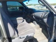 ✅ 2002 Dodge 2500 • VIN: 3B7KC23682M214357 • Lot: 43483582. Wystawiony na IAAI z przebiegiem 289 379 mil. Bezpłatny archiwum sprzedaży aukcyjnych z USA i szczegółowy raport historii pojazdu na DreamBid. Zdjęcie 5.