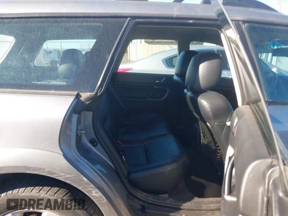 ✅ 2008 Subaru Outback i • VIN: 4S4BP61C487344753 • Lot: 43378249. Wystawiony na IAAI z przebiegiem 155 384 mil. Bezpłatny archiwum sprzedaży aukcyjnych z USA i szczegółowy raport historii pojazdu na DreamBid. Zdjęcie 8.