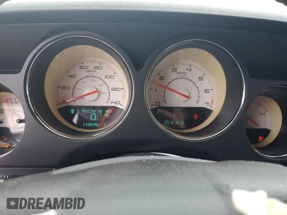 ✅ 2013 Dodge Challenger SXT • VIN: 2C3CDYAG0DH510799 • Lot: 72043994. Wystawiony na Copart z przebiegiem 118 598 mil. Bezpłatny archiwum sprzedaży aukcyjnych z USA i szczegółowy raport historii pojazdu na DreamBid. Zdjęcie 9.