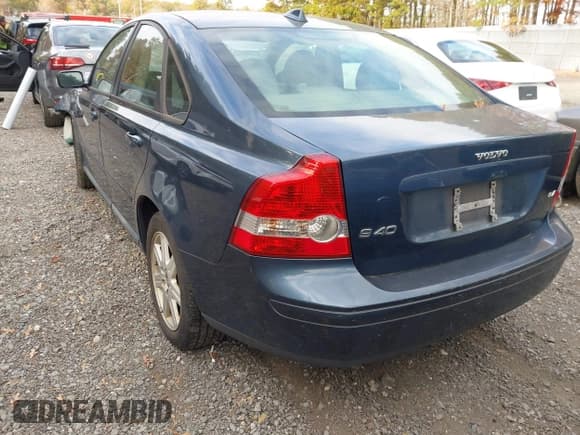 ✅ 2006 Volvo S40 2.4L • VIN: YV1MS382862223932 • Лот: 43556170. Опубликован ранее на IAAI с пробегом 190 965 миль. Бесплатный доступ к архиву аукционных продаж из США и подробный отчёт об истории автомобиля на DreamBid. Изображение 3.
