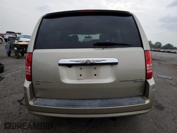 ✅ 2009 Chrysler Town & Country Touring • VIN: 2A8HR54X09R647376 • Lot: 67917585. Wystawiony na Copart z przebiegiem 133 334 mil. Bezpłatny archiwum sprzedaży aukcyjnych z USA i szczegółowy raport historii pojazdu na DreamBid. Zdjęcie 6.