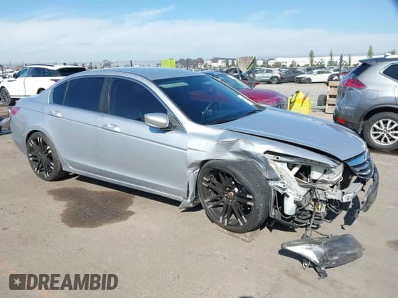 ✅ 2012 Honda Accord SE • VIN: 1HGCP2F67CA023209 • Лот: 43583700. Опубликован ранее на IAAI с пробегом 147 277 миль. Бесплатный доступ к архиву аукционных продаж из США и подробный отчёт об истории автомобиля на DreamBid. Изображение 1.