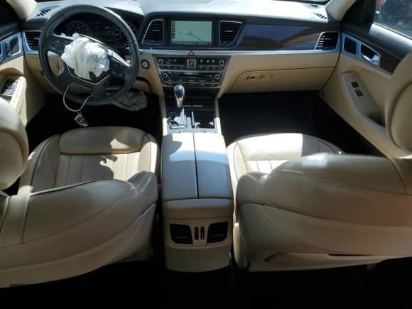 2015 Hyundai Genesis 3.8L с VIN KMHGN4JE2FU025013, выставлен на аукционе Copart как лот 73047784 с пробегом 104 397 миль миль и Списание • Salvage title. История ставок и продаж доступна на DreamBid. Изображение 8.