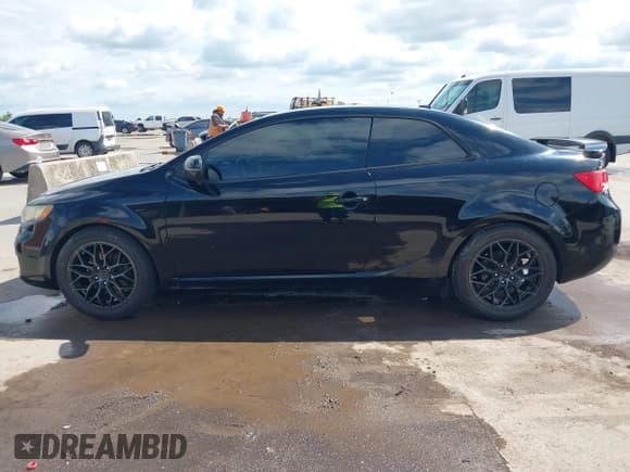 ✅ 2012 Kia Forte SX • VIN: KNAFW6A34C5480116 • Lot: 43300083. Wystawiony na IAAI z przebiegiem 142 538 mil. Bezpłatny archiwum sprzedaży aukcyjnych z USA i szczegółowy raport historii pojazdu na DreamBid. Zdjęcie 14.