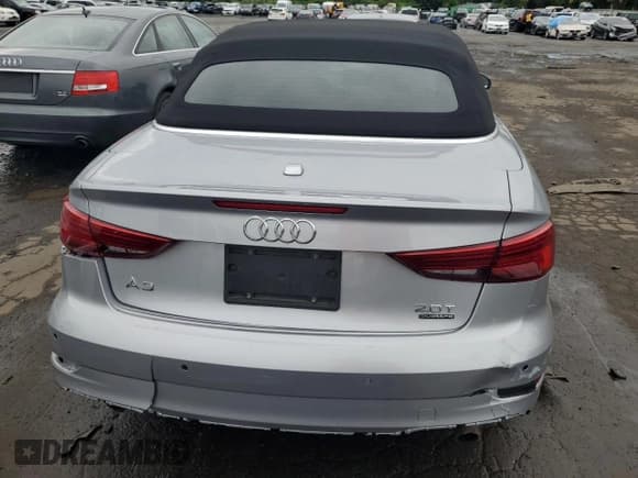 ✅ 2018 Audi A3 Prestige • VIN: WAUW8LFF4J1008725 • Lot: 64312043. Wystawiony na Copart z przebiegiem 36 615 mil. Bezpłatny archiwum sprzedaży aukcyjnych z USA i szczegółowy raport historii pojazdu na DreamBid. Zdjęcie 6.