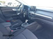 ✅ 2024 Kia Forte LXS • VIN: 3KPF24AD0RE706273 • Lot: 43169740. Wystawiony na IAAI z przebiegiem 8 945 mil. Bezpłatny archiwum sprzedaży aukcyjnych z USA i szczegółowy raport historii pojazdu na DreamBid. Zdjęcie 5.