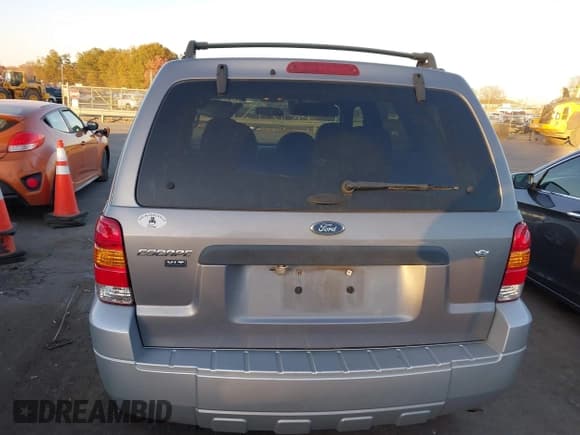✅ 2007 Ford Escape XLT • VIN: 1FMCU03127KA53069 • Lot: 43688852. Listed on IAAI with 161,513 mi. Free auction sales archive from the USA and detailed vehicle history report at DreamBid. Image 16.
