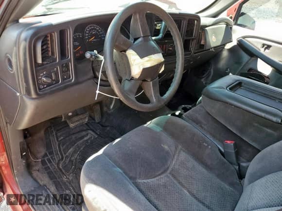 2006 Chevrolet Silverado 1500 Work Truck z VIN 1GCEC14X26Z258437, wystawiony jako Copart lot #65713665 z przebiegiem 200 371 mil mil oraz Szkoda całkowita • Salvage title. Historia ofert i sprzedaży dostępna na DreamBid. Obrazek 8.