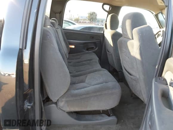 ✅ 2003 Chevrolet Silverado 2500HD LT • VIN: 1GCHC23G03F149878 • Lot: 43578062. Wystawiony na IAAI z przebiegiem 256 504 mil. Bezpłatny archiwum sprzedaży aukcyjnych z USA i szczegółowy raport historii pojazdu na DreamBid. Zdjęcie 8.