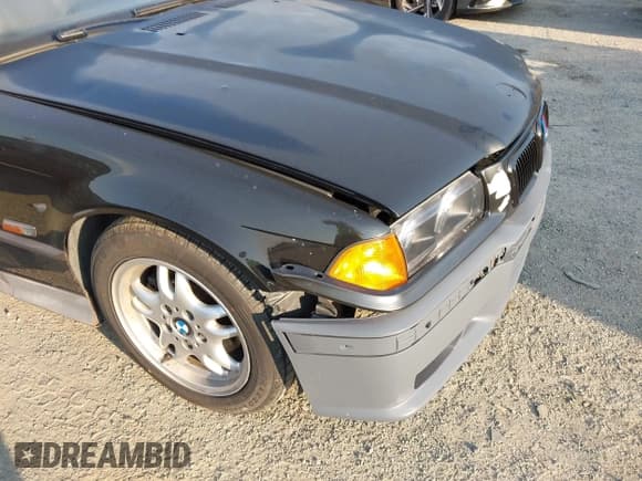 ✅ 1995 BMW 3 Series • VIN: WBABF4328SEK18413 • Lot: 43259206. Wystawiony na IAAI z przebiegiem 161 738 mil. Bezpłatny archiwum sprzedaży aukcyjnych z USA i szczegółowy raport historii pojazdu na DreamBid. Zdjęcie 6.