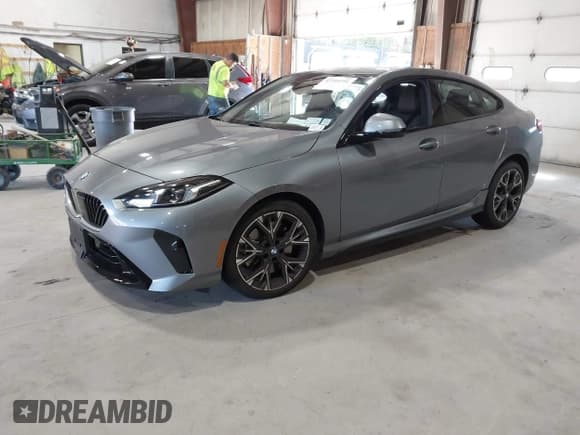 ✅ 2025 BMW 2 Series 228i xDrive • VIN: WBA23GG08S7S46686 • Lot: 43344391. Listed on IAAI with 4,452 mi. Free auction sales archive from the USA and detailed vehicle history report at DreamBid. Image 2.