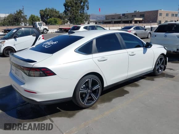 ✅ 2025 Honda Accord Sport • VIN: 1HGCY2F57SA050011 • Lot: 43281690. Wystawiony na IAAI z przebiegiem 10 537 mil. Bezpłatny archiwum sprzedaży aukcyjnych z USA i szczegółowy raport historii pojazdu na DreamBid. Zdjęcie 4.