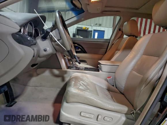 ✅ 2011 Acura RL Technology • VIN: JH4KB2F63BC000844 • Lot: 95833775. Wystawiony na Copart z przebiegiem 199 513 mil. Bezpłatny archiwum sprzedaży aukcyjnych z USA i szczegółowy raport historii pojazdu na DreamBid. Zdjęcie 7.