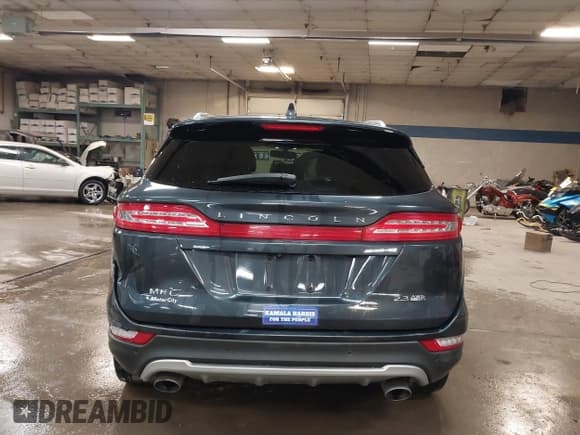 ✅ 2015 Lincoln MKC • VIN: 5LMTJ2AH5FUJ32823 • Лот: 42142163. Опубликован ранее на IAAI с пробегом 72 680 миль. Бесплатный доступ к архиву аукционных продаж из США и подробный отчёт об истории автомобиля на DreamBid. Изображение 16.