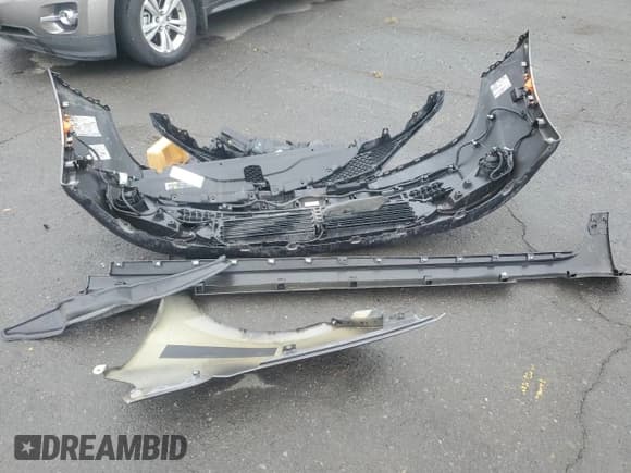 ✅ 2017 Chrysler Pacifica Touring L • VIN: 2C4RC1BG8HR524545 • Lot: 82373245. Listed on Copart with 125,089 mi. Free auction sales archive from the USA and detailed vehicle history report at DreamBid. Image 13.