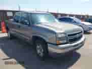 2006 Chevrolet Silverado 1500 LT1 z VIN 2GCEK13Z961269076, wystawiony jako IAAI lot #42697230 z przebiegiem 283 980 mil mil oraz . Historia ofert i sprzedaży dostępna na DreamBid. Obrazek 1.