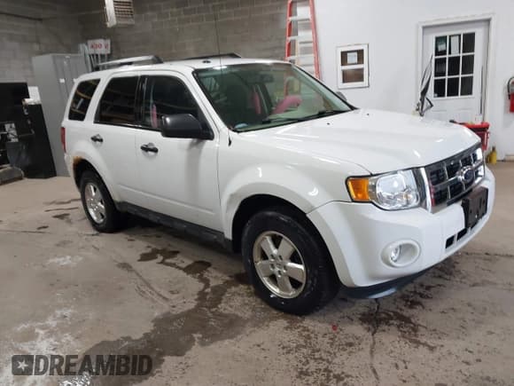 ✅ 2012 Ford Escape XLT • VIN: 1FMCU9DG3CKC69255 • Лот: 43500000. Опубликован ранее на IAAI с пробегом 117 852 миль. Бесплатный доступ к архиву аукционных продаж из США и подробный отчёт об истории автомобиля на DreamBid. Изображение 1.