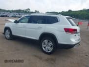 ✅ 2018 Volkswagen Atlas SEL Premium • VIN: 1V2NR2CA8JC557247 • Лот: 42810971. Опубликован ранее на IAAI с пробегом 109 278 миль. Бесплатный доступ к архиву аукционных продаж из США и подробный отчёт об истории автомобиля на DreamBid. Изображение 3.