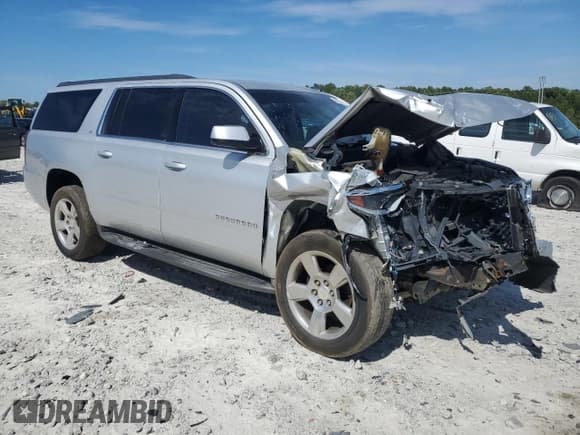 ✅ 2015 Chevrolet Suburban LT • VIN: 1GNSKJKC5FR205714 • Lot: 69388094. Wystawiony na Copart z przebiegiem 203 119 mil. Bezpłatny archiwum sprzedaży aukcyjnych z USA i szczegółowy raport historii pojazdu na DreamBid. Zdjęcie 4.