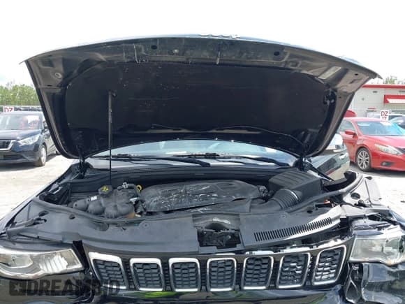 ✅ 2020 Jeep Grand Cherokee Limited • VIN: 1C4RJEBG6LC295152 • Lot: 42670230. Listed on IAAI with 136,633 mi. Free auction sales archive from the USA and detailed vehicle history report at DreamBid. Image 10.