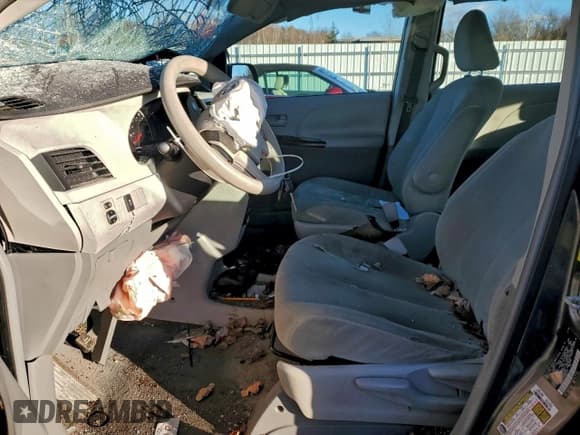 ✅ 2011 Toyota Sienna • VIN: 5TDKA3DC3BS004328 • Lot: 94151325. Wystawiony na Copart z przebiegiem Nie podano. Bezpłatny archiwum sprzedaży aukcyjnych z USA i szczegółowy raport historii pojazdu na DreamBid. Zdjęcie 7.