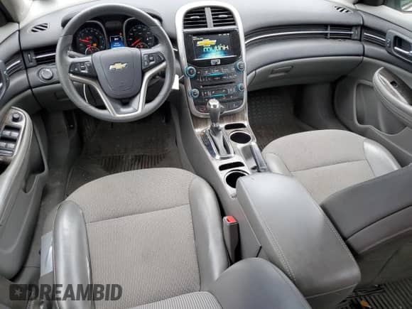 2015 Chevrolet Malibu LT z VIN 1G11C5SL3FF306012, wystawiony jako Copart lot #50437274 z przebiegiem 108 551 mil mil oraz . Historia ofert i sprzedaży dostępna na DreamBid. Obrazek 8.