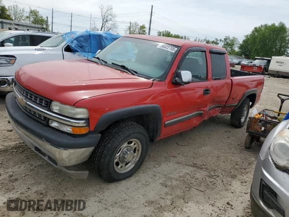 ✅ 2000 Chevrolet Silverado 2500 LS • VIN: 1GCGK29U6YE270715 • Lot: 56422705. Listed on Copart with 212,996 mi. Free auction sales archive from the USA and detailed vehicle history report at DreamBid. Image 1.