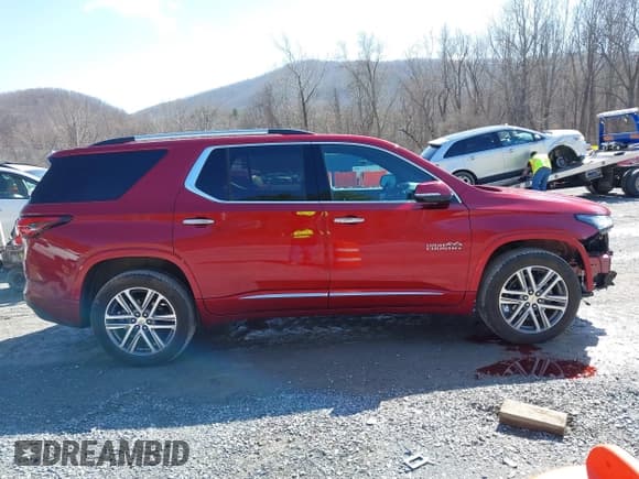 ✅ 2023 Chevrolet Traverse High Country • VIN: 1GNEVNKW9PJ339423 • Lot: 41717737. Wystawiony na IAAI z przebiegiem 19 716 mil. Bezpłatny archiwum sprzedaży aukcyjnych z USA i szczegółowy raport historii pojazdu na DreamBid. Zdjęcie 14.