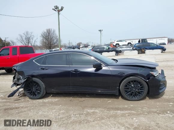 ✅ 2021 Acura TLX Technology • VIN: 19UUB5F40MA009513 • Lot: 41928695. Listed on IAAI with 38,879 mi. Free auction sales archive from the USA and detailed vehicle history report at DreamBid. Image 13.