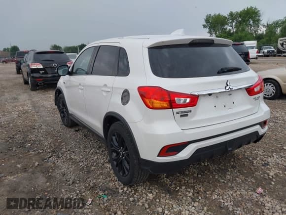 ✅ 2018 Mitsubishi Outlander ES • VIN: JA4AR3AU4JU015909 • Лот: 42802557. Опубликован ранее на IAAI с пробегом 110 511 миль. Бесплатный доступ к архиву аукционных продаж из США и подробный отчёт об истории автомобиля на DreamBid. Изображение 3.