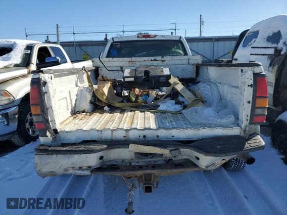 ✅ 2006 GMC Sierra 1500 • VIN: 1GTJC33U46F127819 • Lot: 88531945. Wystawiony na Copart z przebiegiem 276 975 mil. Bezpłatny archiwum sprzedaży aukcyjnych z USA i szczegółowy raport historii pojazdu na DreamBid. Zdjęcie 6.