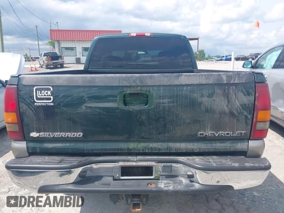 ✅ 2001 Chevrolet Silverado 1500 • VIN: 2GCEK19T611295288 • Лот: 42640158. Опубликован ранее на IAAI с пробегом 182 055 миль. Бесплатный доступ к архиву аукционных продаж из США и подробный отчёт об истории автомобиля на DreamBid. Изображение 16.