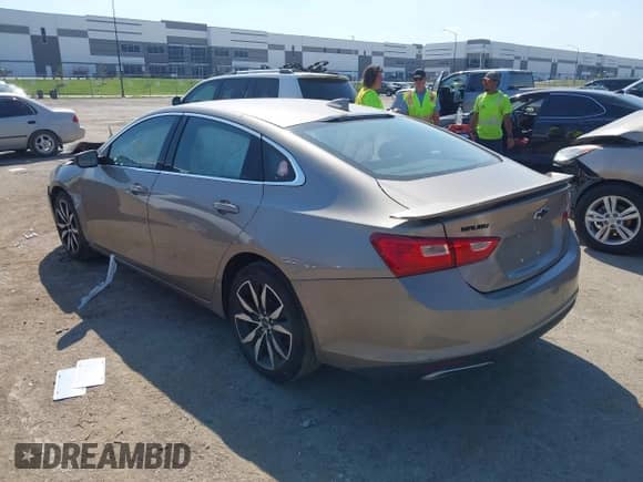 ✅ 2022 Chevrolet Malibu RS • VIN: 1G1ZG5STXNF183847 • Lot: 43350731. Wystawiony na IAAI z przebiegiem 60 929 mil mil. Skorzystaj z bezpłatnego archiwum sprzedaży aukcyjnych z USA i zobacz szczegółowy raport historii pojazdu na DreamBid. Zdjęcie 3.