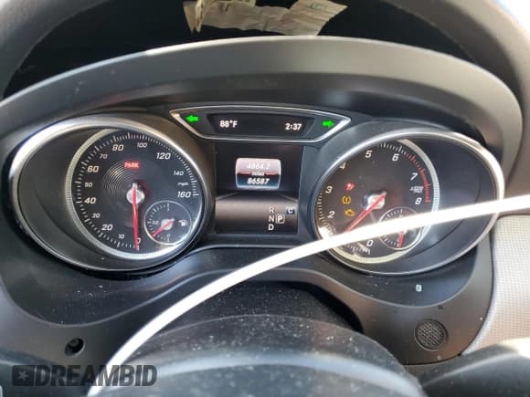 ✅ 2018 Mercedes-Benz CLA 250 • VIN: WDDSJ4EB2JN664107 • Lot: 82532105. Wystawiony na Copart z przebiegiem 86 587 mil. Bezpłatny archiwum sprzedaży aukcyjnych z USA i szczegółowy raport historii pojazdu na DreamBid. Zdjęcie 9.