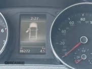 ✅ 2016 Volkswagen Passat S • VIN: 1VWAS7A32GC018702 • Lot: 42342293. Wystawiony na IAAI z przebiegiem 86 272 mil. Bezpłatny archiwum sprzedaży aukcyjnych z USA i szczegółowy raport historii pojazdu na DreamBid. Zdjęcie 15.