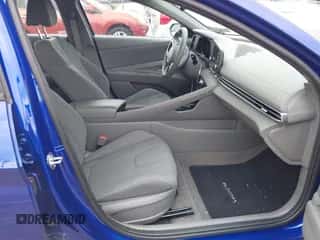 2023 Hyundai Elantra Blue z VIN KMHLM4AJ8PU055116, wystawiony jako IAAI lot #43286266 z przebiegiem 91 558 mil mil oraz . Historia ofert i sprzedaży dostępna na DreamBid. Obrazek 5.