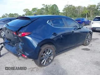 ✅ 2019 Mazda 3 Preferred • VIN: JM1BPAMM5K1137875 • Lot: 40879734. Wystawiony na IAAI z przebiegiem 56 880 mil. Bezpłatny archiwum sprzedaży aukcyjnych z USA i szczegółowy raport historii pojazdu na DreamBid. Zdjęcie 4.