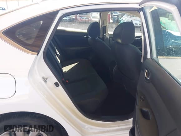 ✅ 2019 Nissan Sentra S • VIN: 3N1AB7APXKY378325 • Lot: 43466621. Listed on IAAI with 88,656 mi. Free auction sales archive from the USA and detailed vehicle history report at DreamBid. Image 7.