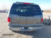 ✅ 2002 Ford Excursion Limited • VIN: 1FMSU43FX2ED63993 • Lot: 41263756. Wystawiony na IAAI z przebiegiem 294 930 mil. Bezpłatny archiwum sprzedaży aukcyjnych z USA i szczegółowy raport historii pojazdu na DreamBid. Zdjęcie 16.