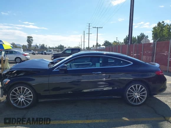 ✅ 2017 Mercedes-Benz C 300 • VIN: WDDWJ4JB2HF482354 • Lot: 43493997. Wystawiony na IAAI z przebiegiem 66 601 mil. Bezpłatny archiwum sprzedaży aukcyjnych z USA i szczegółowy raport historii pojazdu na DreamBid. Zdjęcie 15.