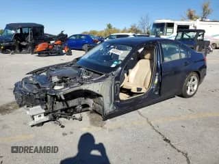 2013 BMW 3 Series 328i xDrive z VIN WBA3B3G50DNR79633, wystawiony jako Copart lot #90660815 z przebiegiem Nie podano mil oraz Czysty tytuł • Clean title. Historia ofert i sprzedaży dostępna na DreamBid. Obrazek 1.