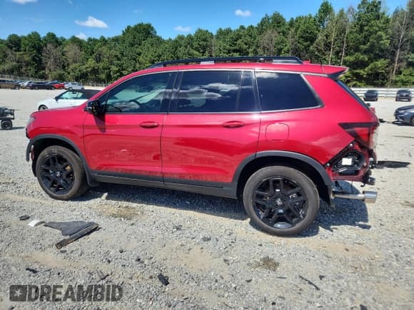 ✅ 2024 Honda Passport Black Edition • VIN: 5FNYF8H8XRB023620 • Lot: 66481595. Listed on Copart with 8,114 mi. Free auction sales archive from the USA and detailed vehicle history report at DreamBid. Image 2.