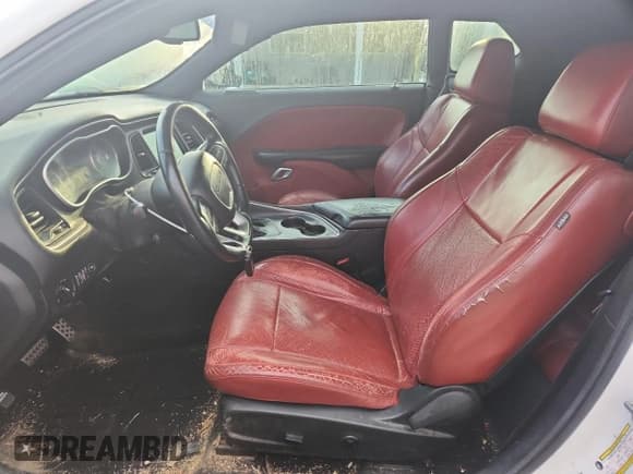 ✅ 2015 Dodge Challenger SXT Plus • VIN: 2C3CDZBG9FH723998 • Lot: 81340545. Wystawiony na Copart z przebiegiem 165 647 mil. Bezpłatny archiwum sprzedaży aukcyjnych z USA i szczegółowy raport historii pojazdu na DreamBid. Zdjęcie 7.