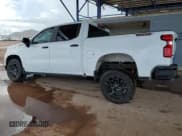 ✅ 2022 Chevrolet Silverado 1500 LT Trail Boss • VIN: 3GCUDFED0NG636764 • Lot: 81686025. Wystawiony na Copart z przebiegiem 39 839 mil. Bezpłatny archiwum sprzedaży aukcyjnych z USA i szczegółowy raport historii pojazdu na DreamBid. Zdjęcie 2.