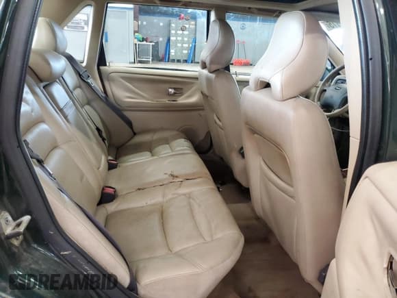 ✅ 2000 Volvo S70 • VIN: YV1LS61J0Y2668599 • Lot: 43539515. Wystawiony na Copart z przebiegiem 114 638 mil. Bezpłatny archiwum sprzedaży aukcyjnych z USA i szczegółowy raport historii pojazdu na DreamBid. Zdjęcie 10.